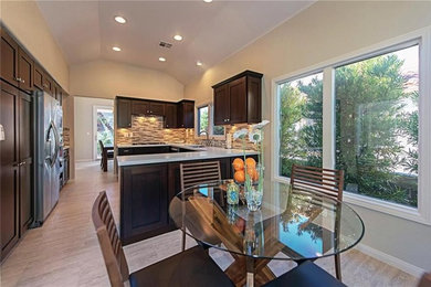 Example of a minimalist kitchen design in Las Vegas