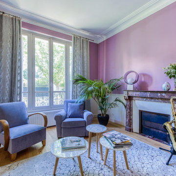 Un salon cosy dans une belle maison ancienne à Saint -Maur