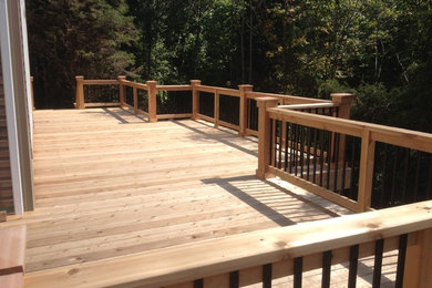 Deck - contemporary deck idea in Columbus