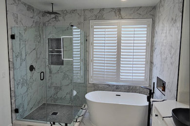 Example of a trendy bathroom design in San Diego