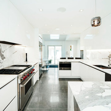Minimal White Home