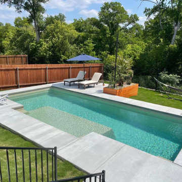 AVIVA Pools Dynasty 30
