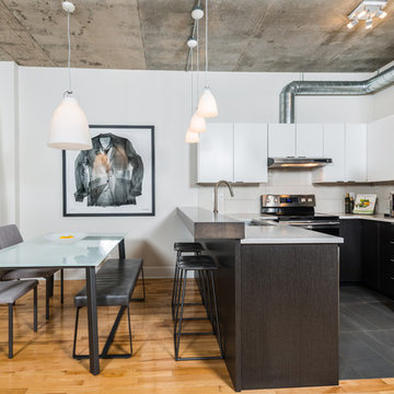 Lachine Canal condo - Kitchen and dinning room