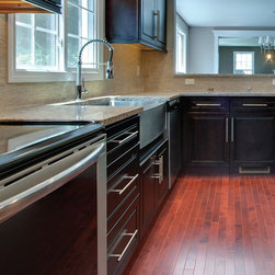 Espresso Maple kitchen - Kitchen Cabinetry