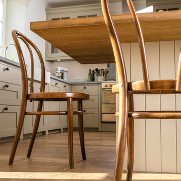 Die Kücheninsel als Verbindung zwischen Kochen und Wohnen
