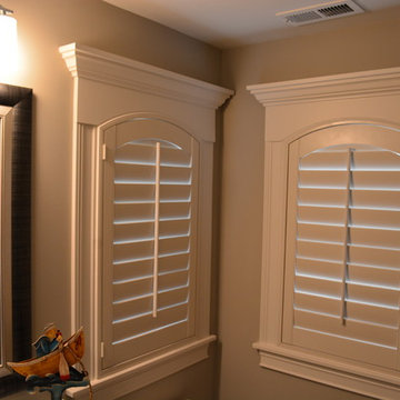 Shutters in corner windows Bathroom