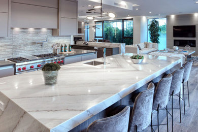 Example of a trendy kitchen design in Toronto