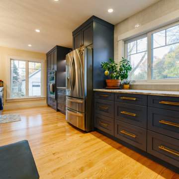 Exraordinary Backsplash with Blue Kitchen Cabinets