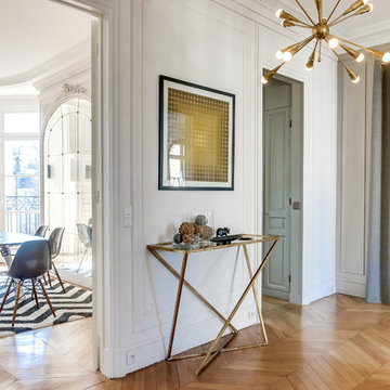 Hall d'entrée contemporain d'un appartement privé de 160m2
