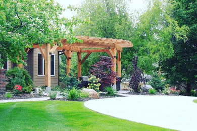 Inspiration for a timeless patio remodel in Omaha