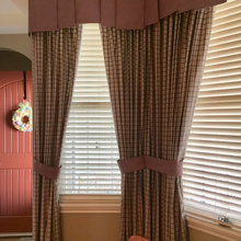 Windflower draperies
