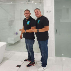 Elso Shower Doors & Tub