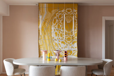 Esempio di una sala da pranzo contemporanea