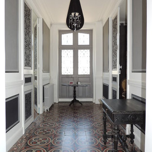 Aménagement d'une grande maison classique.