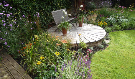 10 Ideas to Bring New Levels to Your Flat Garden