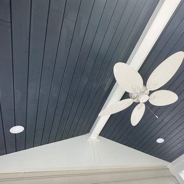 Trex Enhance Basics Clam Shell Deck with Screened Porch