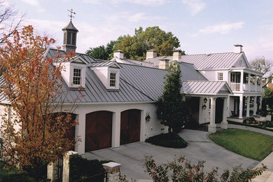 Large two-storey white exterior in Dallas.