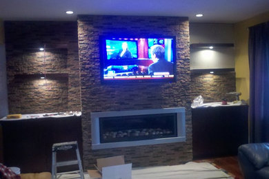 Mountain style living room photo in New York