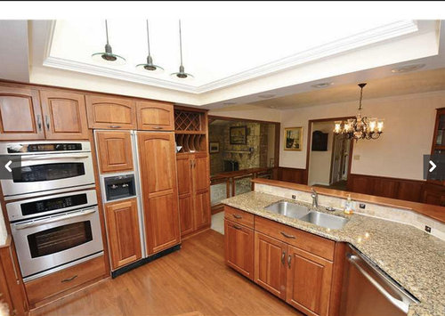 What Paint Colors Work Well With Cherry Cabinets Or Wainscotting - What Paint Color Goes With Light Cherry Cabinets