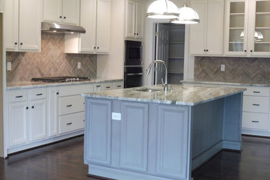 Kitchen - transitional kitchen idea in Richmond