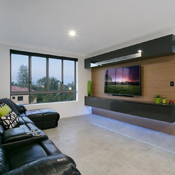 Gold Coast Highway Media Unit