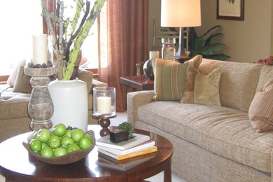 Living room - traditional living room idea in San Francisco