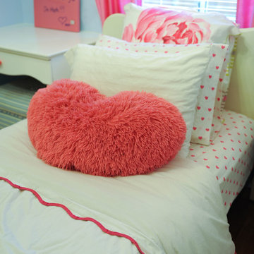 Cheerful & Bright Teen Bedroom
