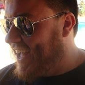 Moises Moises's photo