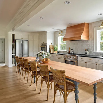 Traditional Southern Farmhouse Kitchen