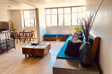 Trendy living room photo in Mexico City
