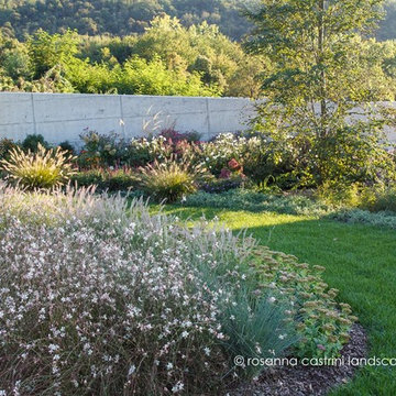 Un giardino collinare in stile Dutch Wave