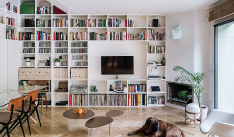 Una casa en Madrid diseñada en torno a una enorme estantería