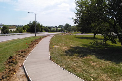 Inspiration for a landscaping in Kansas City.