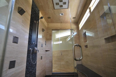 Example of a tuscan bathroom design in Chicago
