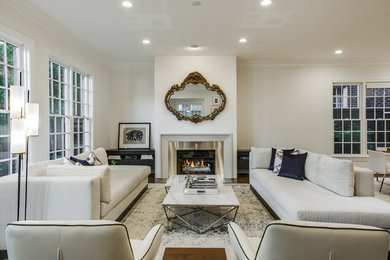 Minimalist living room photo in Dallas