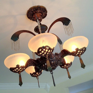 1914 Hanging Gill Glass Slip Shade Chandelier, "Fountain Line" Edition