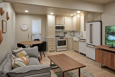 Trendy kitchen photo in Dallas