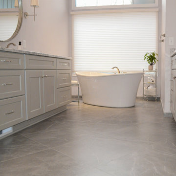 Primay Bathroom with freestanding tub