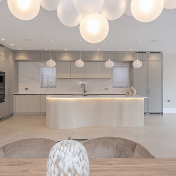 Stunning Contemporary Shaker-Style Kitchen in St Albans