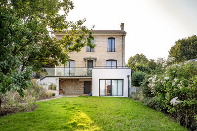 Cette photo montre une façade de maison.