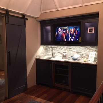 New Cassique Carriage House Sitting Area/Bar