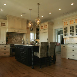 Old Saybrook, CT - Traditional - Kitchen - Kitchen Cabinetry