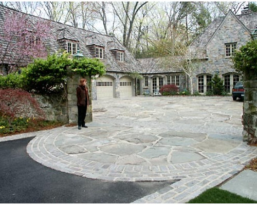 Parking Courtyard | Houzz