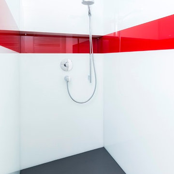 Dusche mit Glasbekleidung
