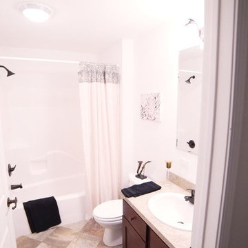 Pennwest Homes Magnifique LX129A Secondary Bathroom