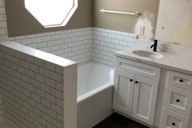 Example of a bathroom design in Austin
