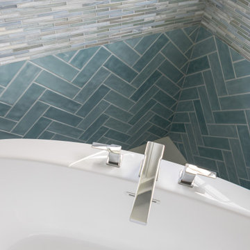 Coastal Algonquin Master Bath