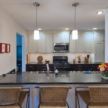 New Hope Kitchen in Mid Continent Cabinetry