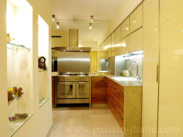 Modern Kitchen by "Paissin"