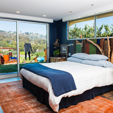 Houzz Tour: Color Explodes at This Foul-Mouth Surfer's Malibu Beach Hou